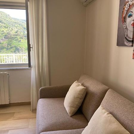 Casa Di Lucia Lägenhet Forza dʼAgro Exteriör bild