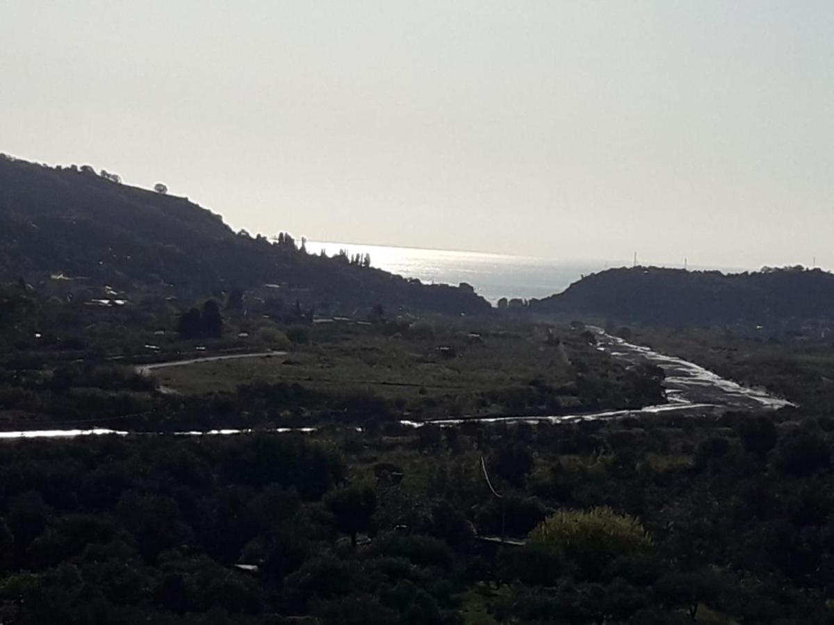 Casa Di Lucia Lägenhet Forza dʼAgro Exteriör bild