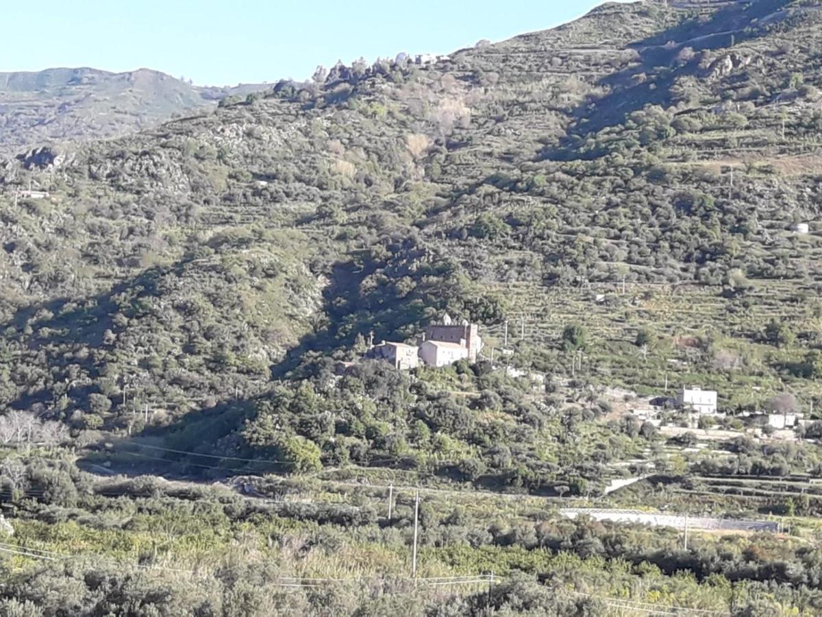 Casa Di Lucia Lägenhet Forza dʼAgro Exteriör bild