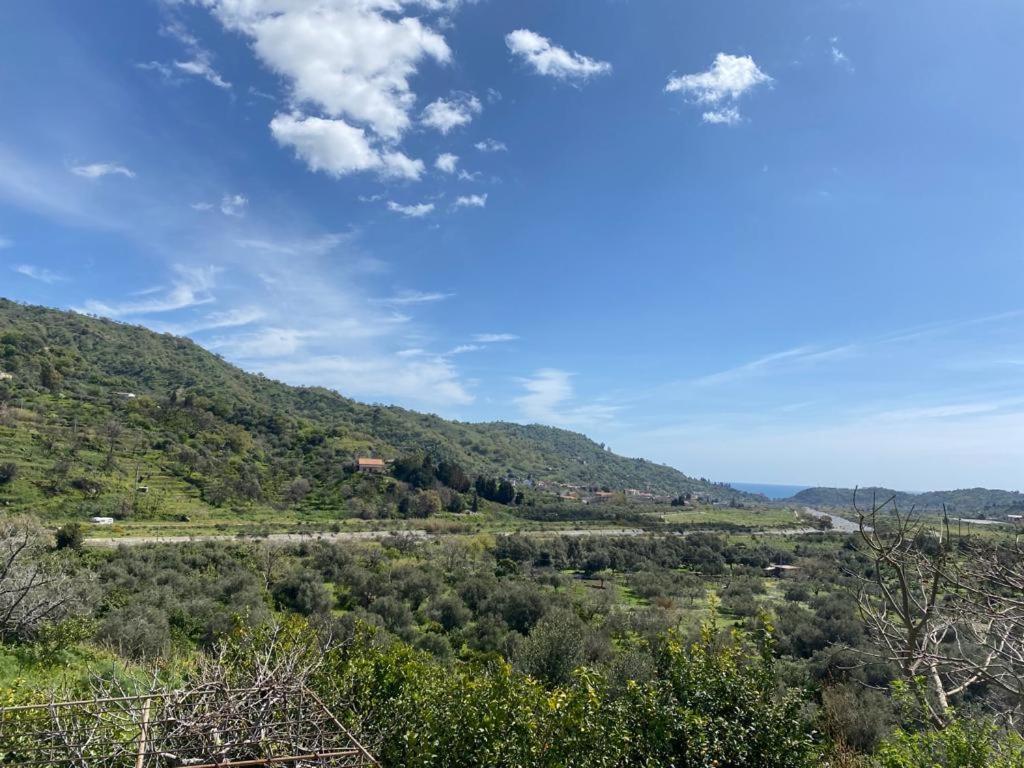 Casa Di Lucia Lägenhet Forza dʼAgro Exteriör bild